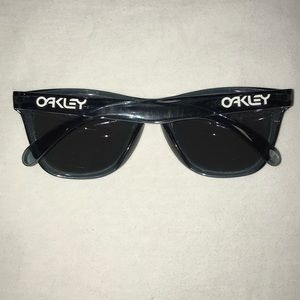 Men’s Oakley Frog-skin sunglasses